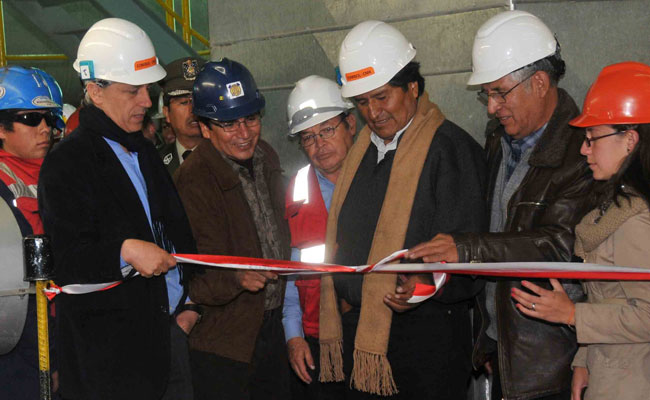 El presidente Morales junto a otras autoridades en la apertura de la planta de Karachipampa, en días pasados. Foto: ABI