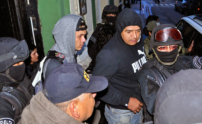 Hinchas brasileños detenidos por el caso del joven boliviano muerto en el partido por la Copa Libertadores entre San José - Corinthians. Foto: EFE