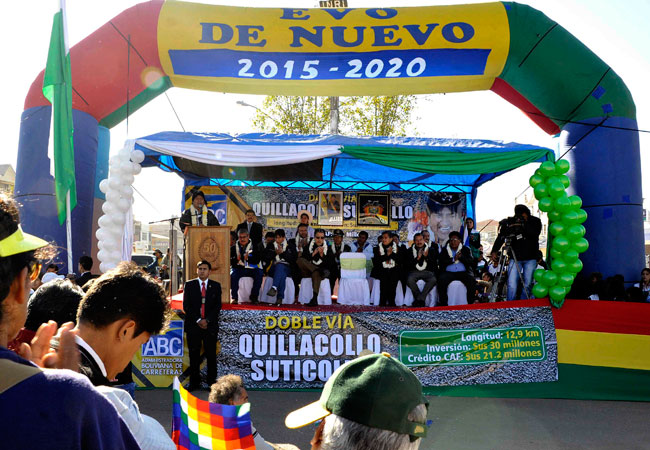 Acto de inauguración de la construcción de la doble vía Quillacollo-Suticollo. Foto: ABI