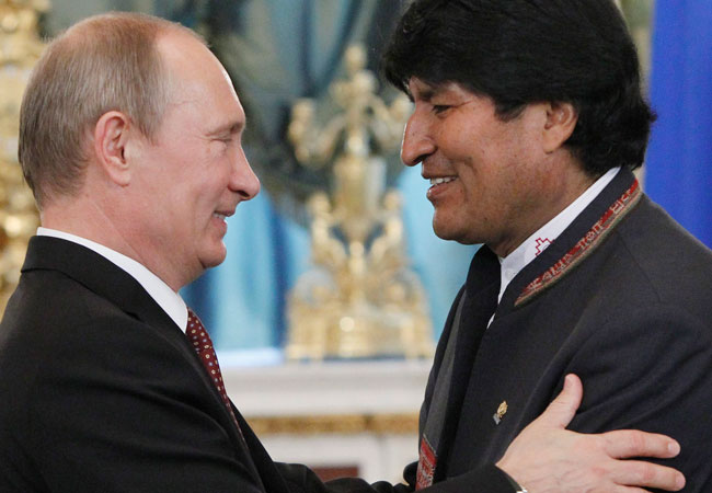 Encuentro que se realizó en Moscú, entre los presidentes de Rusia y Bolivia, Vladímir Putin y Evo Morales. Foto: EFE