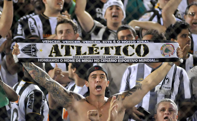 Aficionados del Atlético Mineiro de Brasil previo al partido de ida de la final de la Copa Libertadores ante Olimpia. Foto: EFE