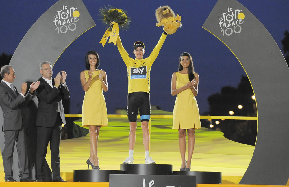 El ciclista británico Christopher Froome campeón de la edición 100 del Tour de Francia. Foto: EFE