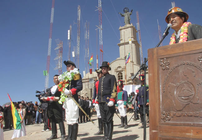Presidente Evo Morales, presencia la escenificacion de la proclama de Independencia por el Libertador Simón Bolívar. Foto: ABI