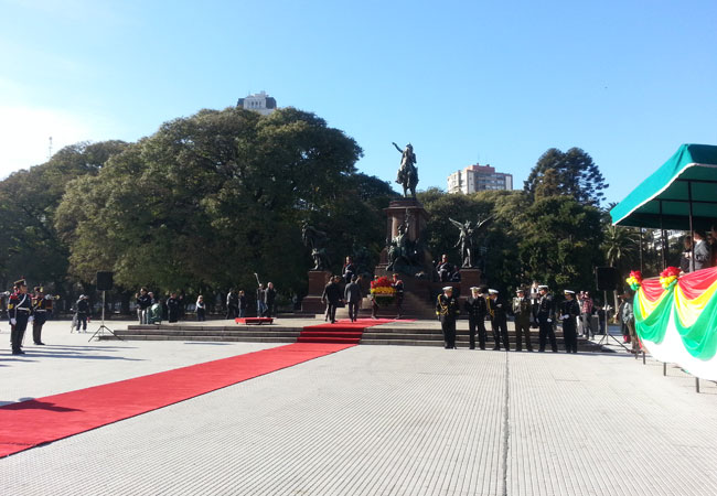 Celebración del 6 de agosto por la colectividad boliviana en Argentina, con la presencia del  ministro de la Presidencia, Juan Ramón Quintana. Foto: ABI