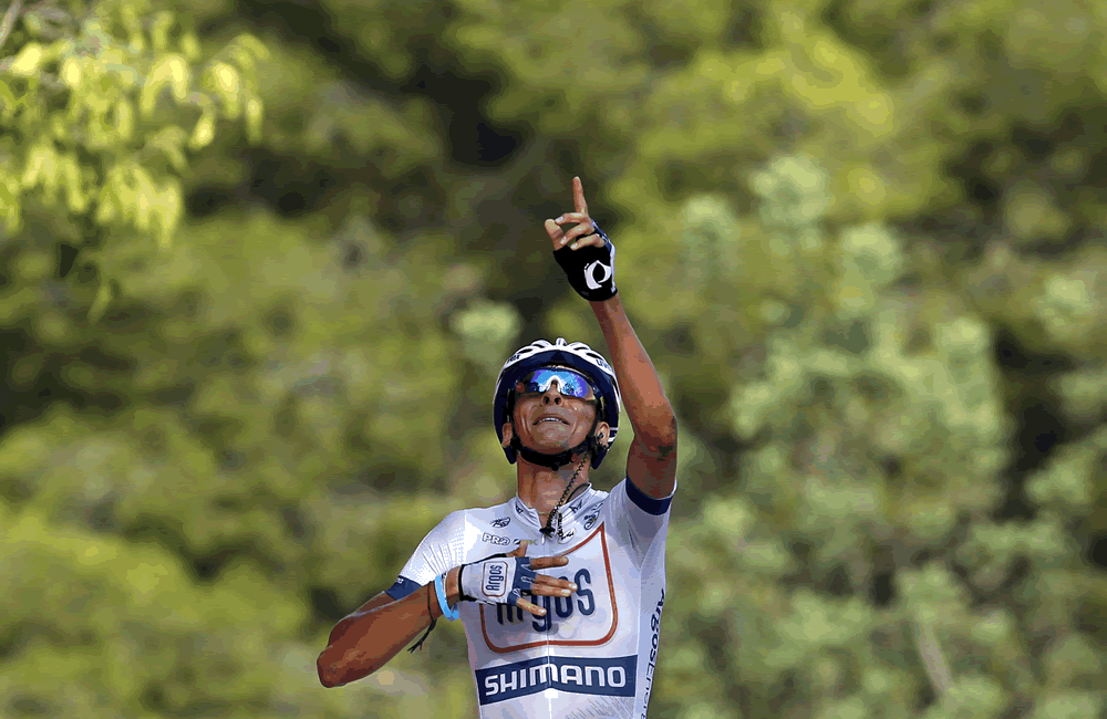 El ciclista francés Warren Barguil (Argos) se impone vencedor de la decimotercera etapa de la Vuelta a España. Foto: EFE