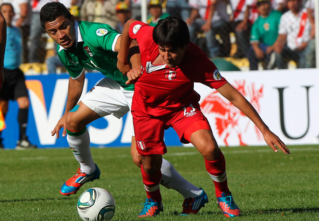 Partido entre las selecciones de Perú y Bolivia en La Paz, por la presente Eliminatoria a Brasil 2014. Foto: EFE