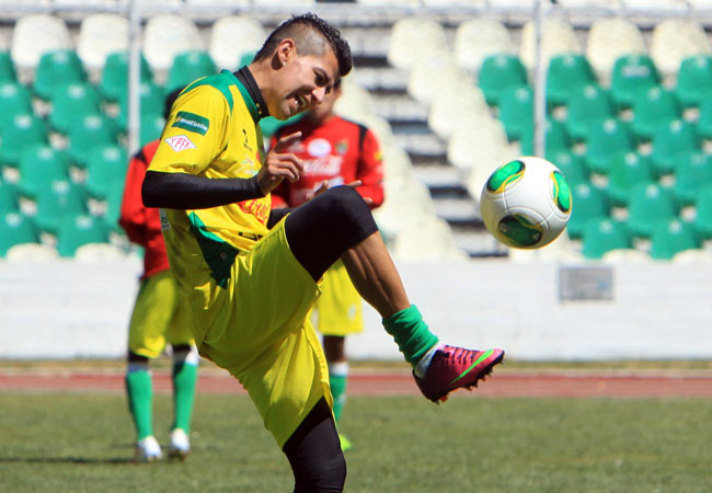 El jugador de la selección de Bolivia, Juan Carlos 'Conejo' Arce. Foto: ABI