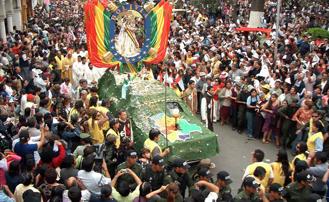 Celebración de la virgen de Urkupiña. Foto: ABI