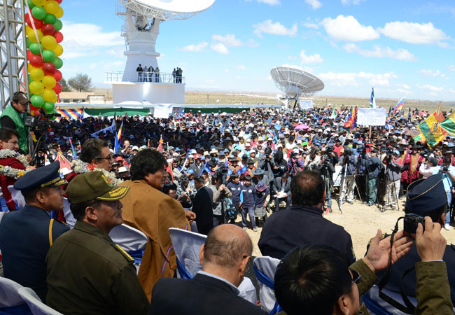 Inauguración del estación terrena de Amachuma, que controlará en tierra al satélite Túpac Katari. Foto: ABI