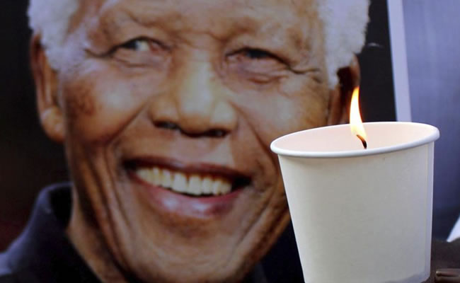 El mundo expresa dolor ante la muerte de Nelson Mandela. Foto: EFE