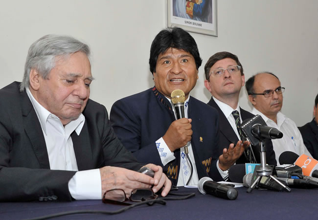 Morales y autoridades de Santa Cruz en la reunión de coordinación del G77+China. Foto: ABI