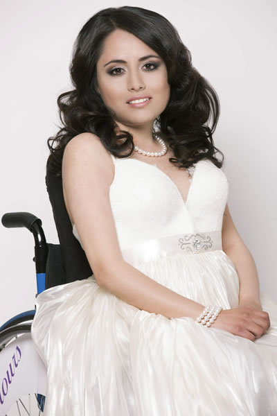 Marcía Andrea Cornejo, finalista boliviana del certamen Miss Universo en sillas de ruedas organizado en Budapest. Foto: EFE