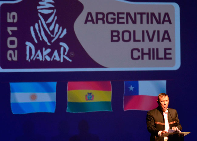 El director del Dakar, Étienne Lavigne, presenta la edición 2015 del rally en un acto en la ciudad de La Paz. Foto: EFE