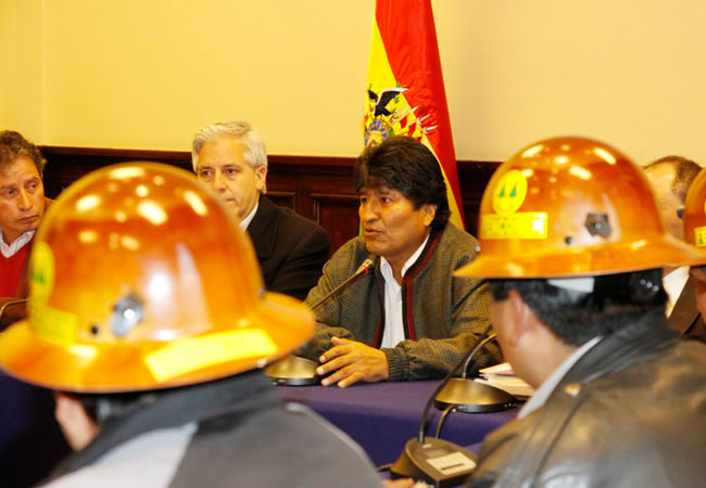 Morales y la  Fencomin instalaron el diálogo sobre el proyecto de Ley de Minería. Foto: ABI