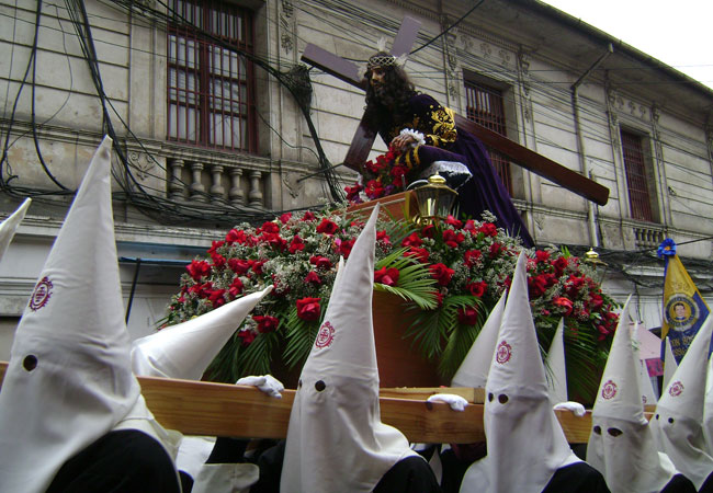Procesión del Santo Sepulcro en la ciudad de La Paz. Foto: ABI