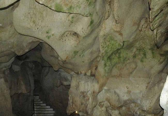 Vista de uno de los puntos de la Cueva del Tesoro de Rincón de la Victoria (Málaga). Foto: EFE