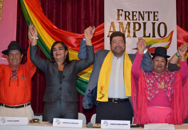 Líderes del Frente Amplio anuncian las nuevas alianzas de la agrupación política. Foto: ABI
