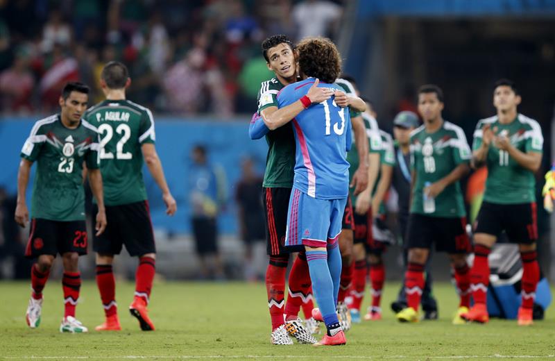 Los jugadores de México al finalizar el partido Croacia-México, del Grupo A del Mundial de Fútbol de Brasil 2014. Foto: EFE