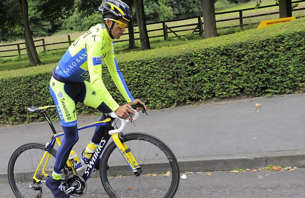 El ciclista español Alberto Contador, del Saxo-Tinkoff, participa en un entrenamiento de su equipo. Foto: EFE