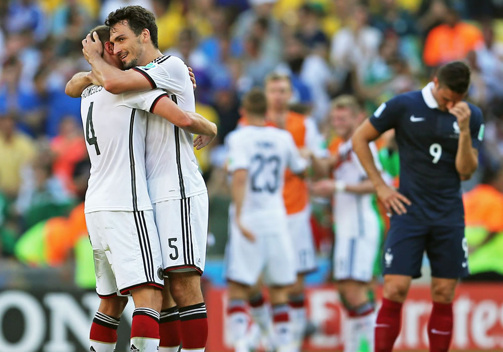 Hummels mete a Alemania de cabeza en semifinales. Foto: EFE