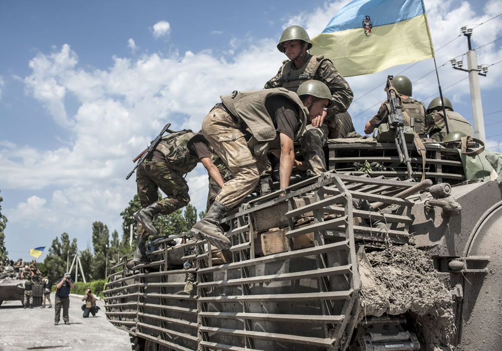 El Ejército ucraniano sigue su ofensiva, las milicias prorrusas contraatacan. Foto: EFE