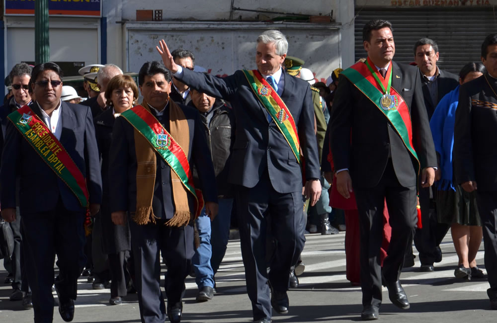 Desfile Cívico Militar en homenaje a los 205 años de la revolución de La Paz. Foto: ABI