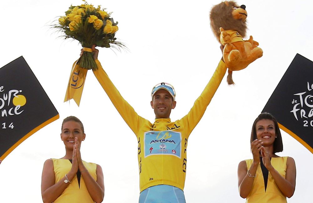 El italiano Vincenzo Nibali ganó su primer Tour de Francia. Foto: EFE