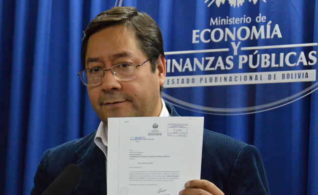Luis Arce, ministro de Economía y Finanzas Públicas, en conferencia de prensa realizada este viernes 22. Foto: ABI