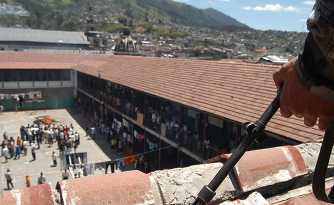 Reos de cárcel boliviana recuerdan a 35 fallecidos hace un año en reyerta. Foto: EFE
