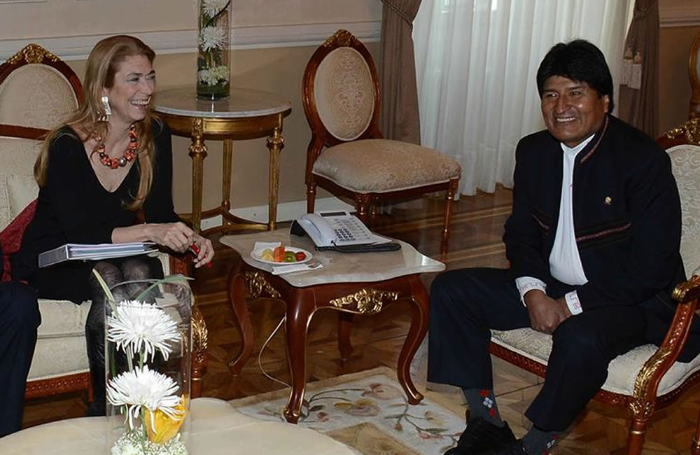 El presidente boliviano, Evo Morales, y la ministra argentina de Industria. Foto: EFE