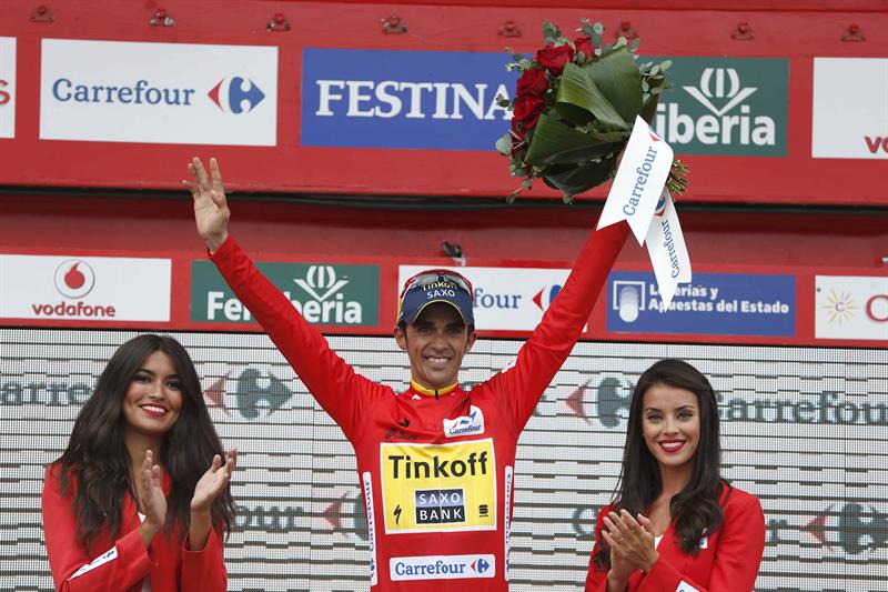El ciclista español del equipo Tinkoff Saxo, Alberto Contador, sigue lider, al termino de la decimonovena etapa. Foto: EFE