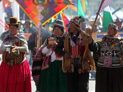 Indígenas bolivianos. Foto: EFE