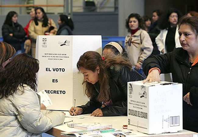 Votaciones en el exterior. Foto: EFE
