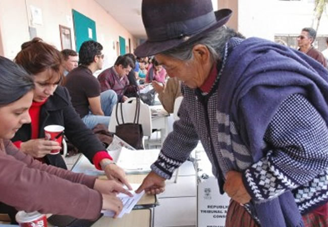 Votaciones en Bolivia. Foto: EFE