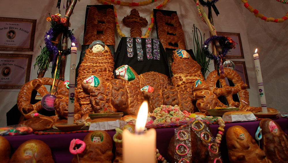 Exposición sobre las costumbres de la festividad de todos santos o el día de los muertos que se presenta en el Museo Tambo Quirquincho de la ciudad de La Paz. Foto: EFE