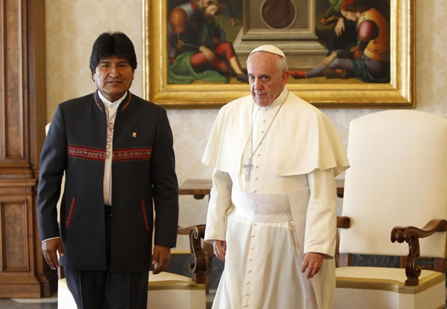 Papa Francisco y Presidente Evo Morales. Foto: EFE