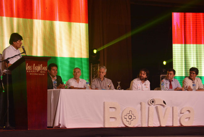 Ceremonia de presentación oficial del Rally Dakar 2015 en Bolivia, realizada en el Hotel Los Tajibos de Santa Cruz. Foto: ABI