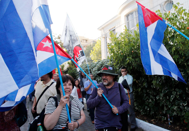 Manifestación en Santiago de Chile, celebrando el acercamiento diplomático entre los gobiernos de Cuba y Estados Unidos. Foto: EFE