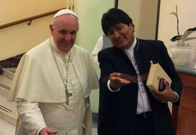Papa Francisco y Presidente Evo Morales. Foto: ABI
