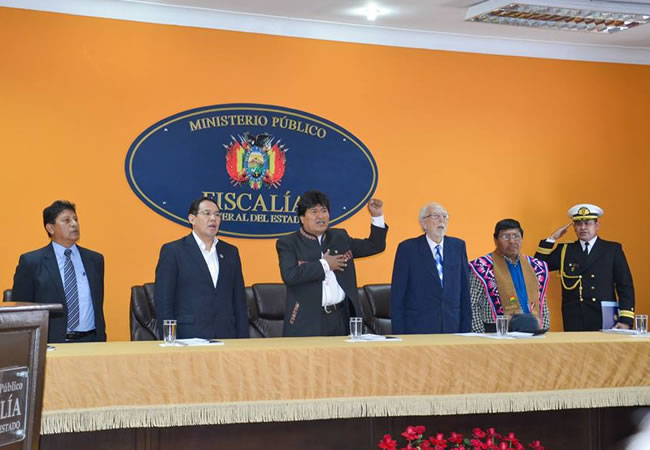 Presidente Evo Morales junto al Fiscal General de la Nación, Ramiro Guerrero, participo de la inauguración del Año Fiscal 2015. Foto: ABI