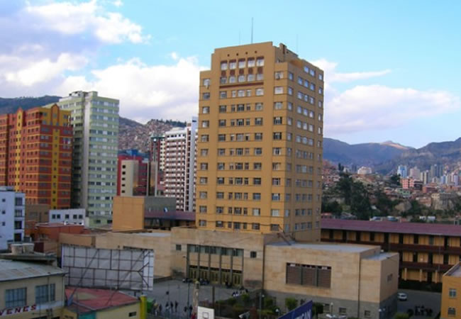 El bloque central de la Universidad Mayor de San Andrés de La Paz. Foto: ABI