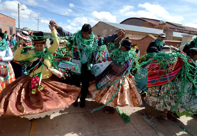 Morales y García Linera participan en Carnaval de Orinoca en Oruro. Foto: ABI