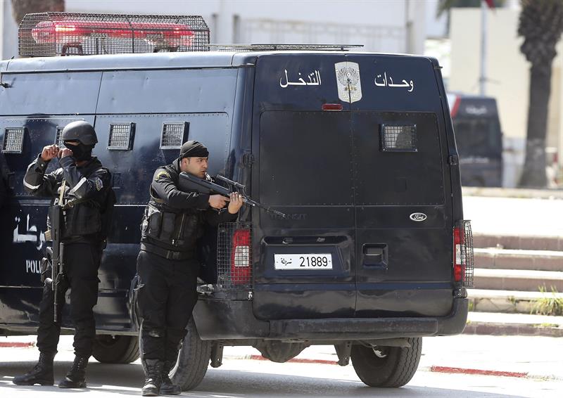 Ataque terrorista perpetrado en el centro de Tunez. Foto: EFE