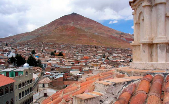 Vista del Cerro Rico de Potosí. Foto: ABI