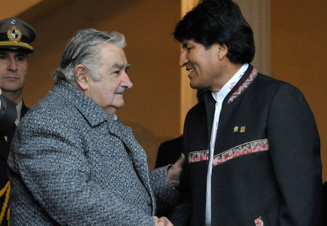 Encuentro en 2013, entre José Mujica y Evo Morales. Foto: ABI