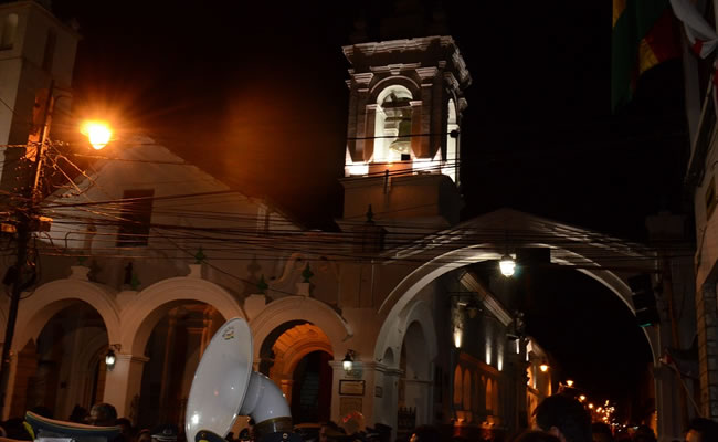 Evo Morales y el Tribunal Supremo encienden el 'Fuego de Mayo' en Sucre. Foto: ABI