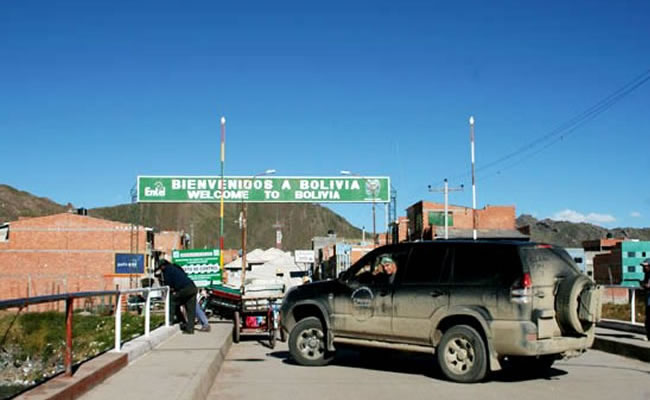 Los transportistas bolivianos cifran en 200 dólares por día el perjuicio económico. Foto: ABI