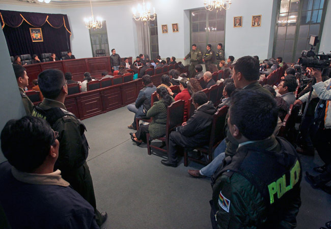 Audiencia de los policías bolivianos acusados de haber ayudado en la fuga del empresario peruano Martín Belaunde. Foto: EFE