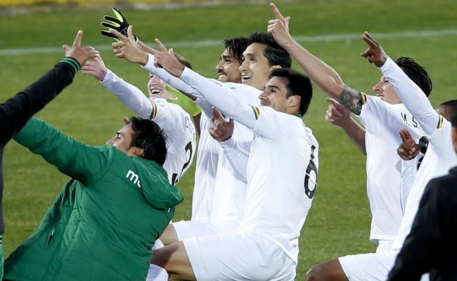 La Selección de Bolivia quiere ganarle a Chile y clasificarse como ganador del grupo A. Foto: EFE