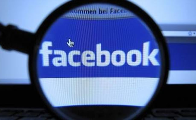 Facebook firma acuerdo con telefónica para promover internet gratis. Foto: EFE